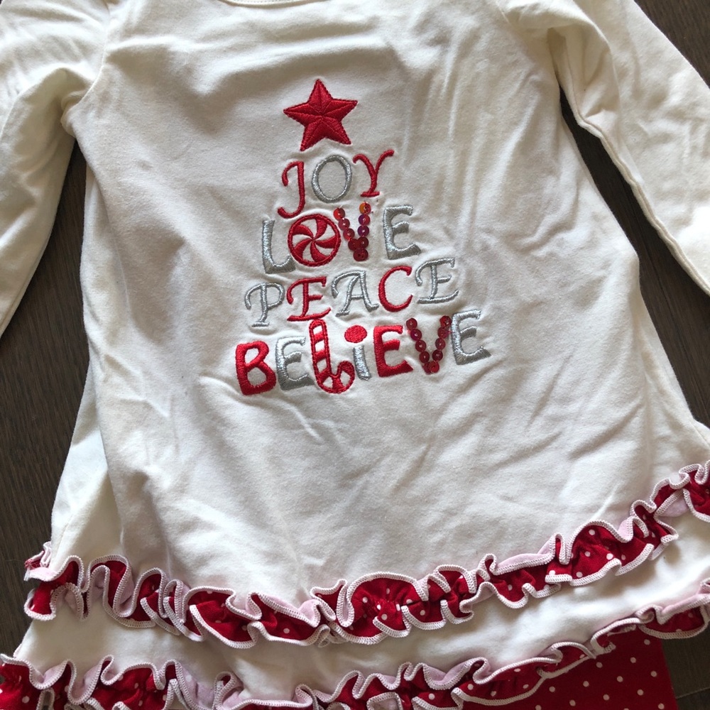 Holiday Outfit - Picture 2 of 6